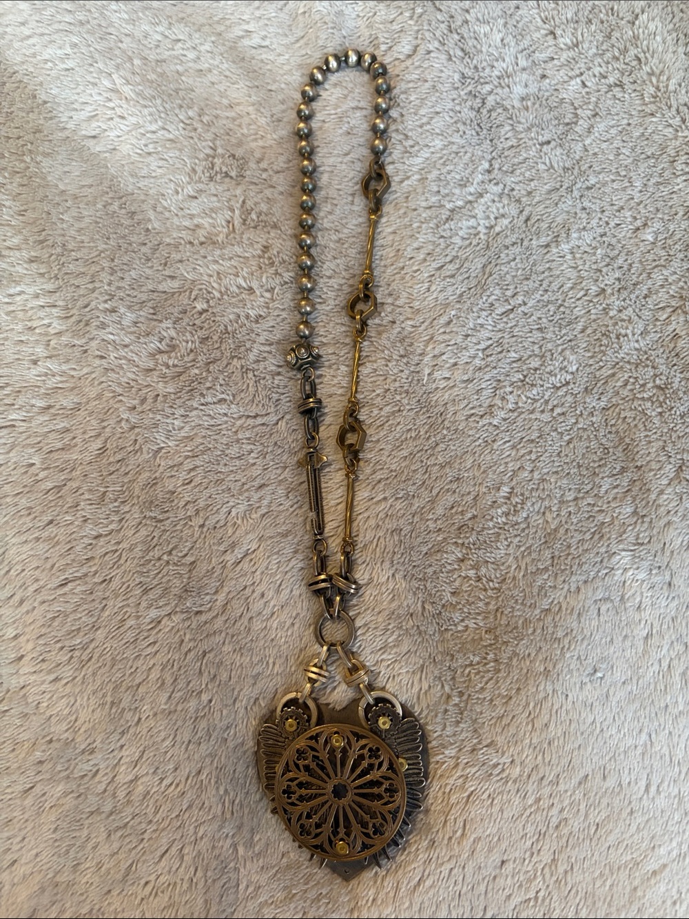 Rewind necklace